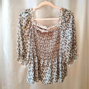 🔥3/$20🔥 Max studio smocked top